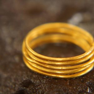 22k wedding band//22k yellow gold//artisan hammered handmade//fine gold ring// wire gold ring//unisex solid gold//22k gold wedding band ring