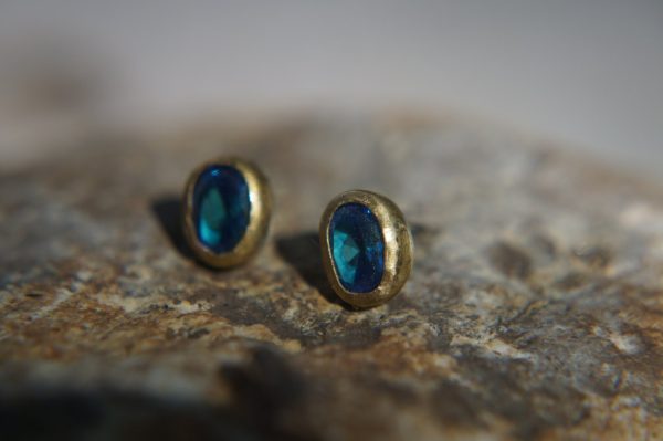 solid 22k gold- swiss blue topaz Studs -blue Earrings-stud earrings-22k gold earrings- blue topaz earrings -solid gold studs- 22k gold studs