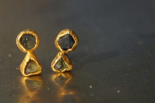 solid 24k gold- sapphire Studs -raw sapphire studs- Earrings-stud earrings-24k gold earrings-raw gem earrings- rough diamond earrings-