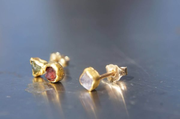 solid 24k gold- sapphire Studs -raw sapphire studs- Earrings-stud earrings-24k gold earrings-raw gem earrings- rough diamond earrings-