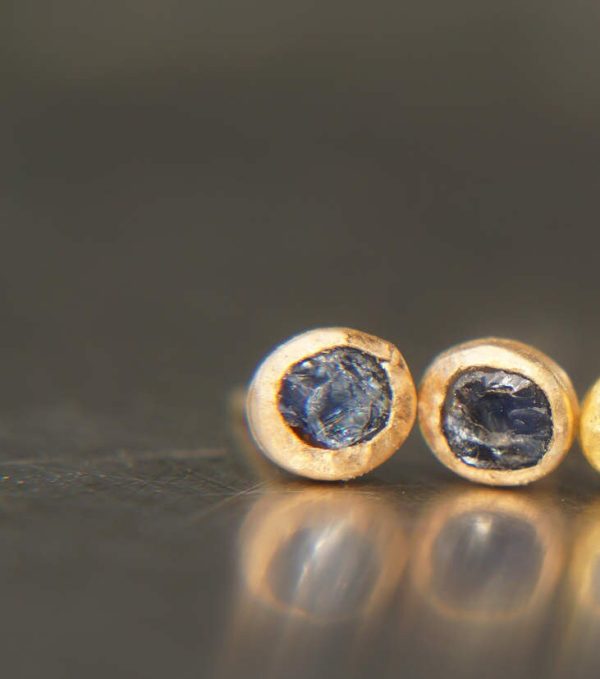 solid gold 22k- raw sapphire Studs -Rough blue sapphire Earrings-stud earrings-22k gold earrings- rough blue sapphire earrings-