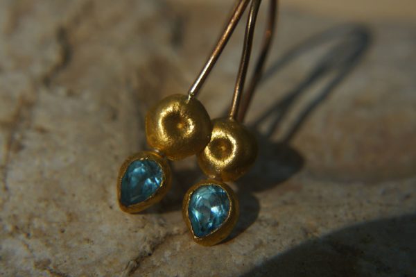 sale solid gold drop earrings//blue topaz Earrings//Gold Dangle & Drop Earrings//blue earrings//24k gold earrings// 24ct earrings with stone