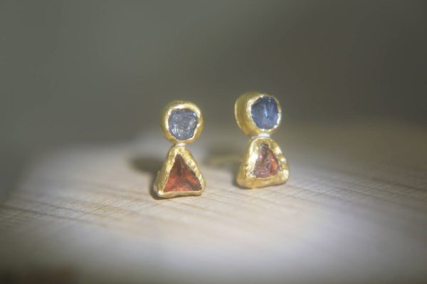 solid 24k gold- sapphire & garnet Studs -raw gem stone- Earrings-stud earrings-24k gold earrings-raw sapphire earrings rough stone earrings-