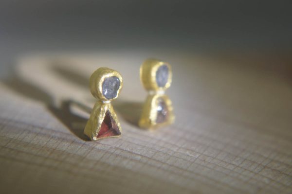 solid 24k gold- sapphire & garnet Studs -raw gem stone- Earrings-stud earrings-24k gold earrings-raw sapphire earrings rough stone earrings-