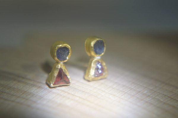 solid 24k gold- sapphire & garnet Studs -raw gem stone- Earrings-stud earrings-24k gold earrings-raw sapphire earrings rough stone earrings-