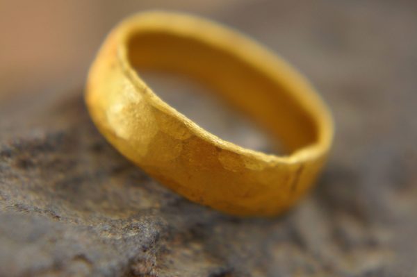 22k wedding band//22k yellow gold//artisan hammered handmade//fine gold ring// mans gold ring//unisex solid gold//22k gold wedding band ring