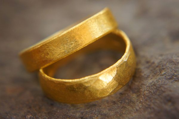 22k wedding band//22k yellow gold//artisan hammered handmade//fine gold ring// mans gold ring//unisex solid gold//22k gold wedding band ring