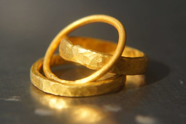 22k wedding band//22k yellow gold//artisan hammered handmade//fine gold ring// mans gold ring//unisex solid gold//22k gold wedding band ring
