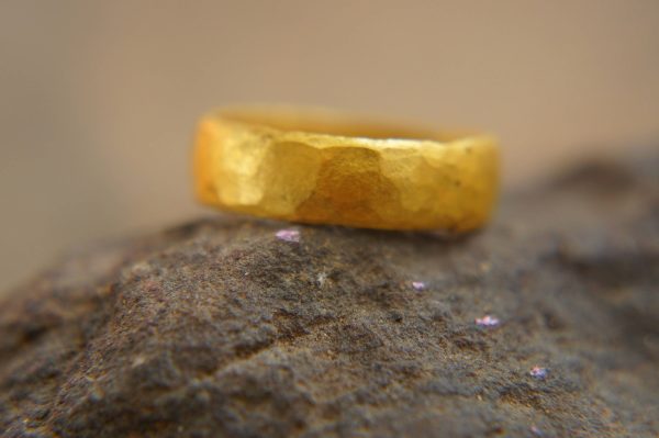 22k wedding band//22k yellow gold//artisan hammered handmade//fine gold ring// mans gold ring//unisex solid gold//22k gold wedding band ring