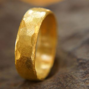 22k wedding band//22k yellow gold//artisan hammered handmade//fine gold ring// mans gold ring//unisex solid gold//22k gold wedding band ring