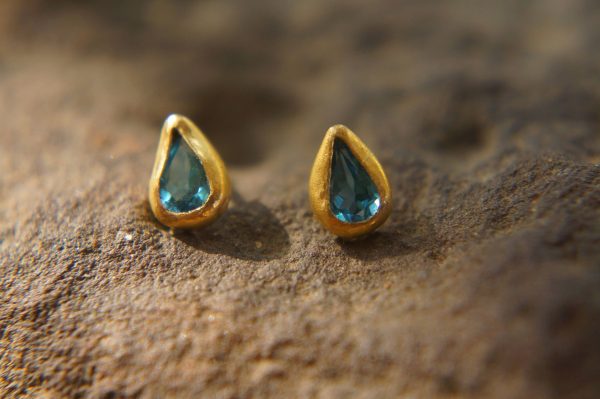 solid gold drop earrings-blue topaz Earrings-Gold Studs-stud earrings-22k earrings-solid gold earrings- 22k stud with stone- topaz earrings