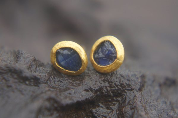 solid 22k gold -Rough blue sapphire  Earrings-stud earrings-22k gold earrings-  rough blue  sapphire earrings- raw sapphire earrings studs