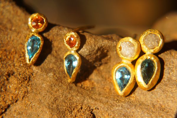 24k solid gold//rough diamond//blue topaz//gold and diamond Earrings//stud earrings//gold earrings//diamond earrings //24k gold earring