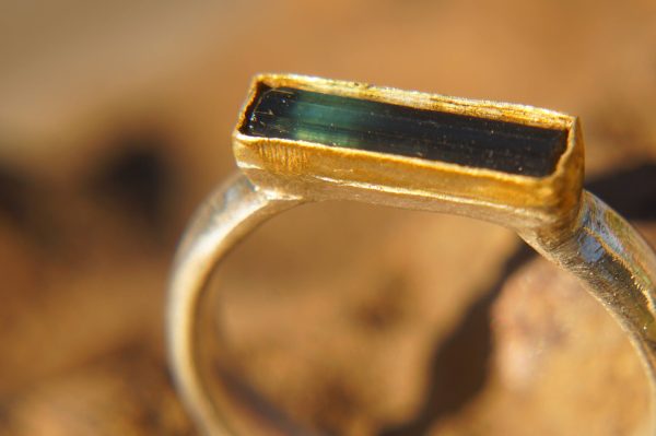 raw gemstone ring/bohemian gold ring//gold ring//solid gold ring//bicolor blue tourmaline//silver and gold artisan ring//one of a kind ring