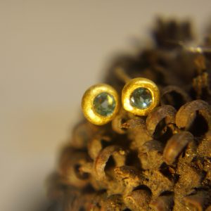 solid 24k gold//blue topaz Earrings//24k gold Studs// 24k gold earrings//blue topaz earrings// 24k gold with stone//solid gold studs