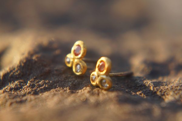24k solid gold//orange sapphire & diamonds//diamond sapphire Earrings//stud earrings//gold earrings//sapphire earrings //24k gold earring