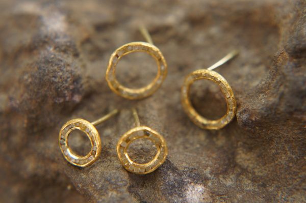 22k solid gold//cubic diamond Studs//gold Earrings//rough diamonds//gold stud earrings//22k gold earrings//raw cubic diamonds gold earring