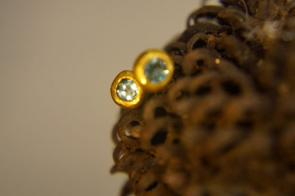 solid 24k gold//blue topaz Earrings//24k gold Studs// 24k gold earrings//blue topaz earrings// 24k gold with stone//solid gold studs