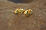 24k solid gold//rough emerald Studs//24k gold Earrings//uncut gem//gold stud earrings//24k gold //uncut emerald earrings//artisan gold studs