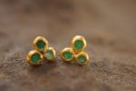 22k solid gold//green emerald Studs//22k gold Earrings//green emerald//gold stud earrings//22k gold earrings//raw emerald solid gold earring