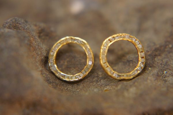 22k solid gold//cubic diamond Studs//gold Earrings//rough diamonds//gold stud earrings//22k gold earrings//raw cubic diamonds gold earring