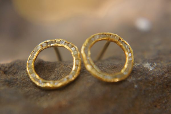 22k solid gold//cubic diamond Studs//gold Earrings//rough diamonds//gold stud earrings//22k gold earrings//raw cubic diamonds gold earring