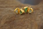 24k solid gold//rough emerald Studs//24k gold Earrings//uncut gem//gold stud earrings//24k gold //uncut emerald earrings//artisan gold studs