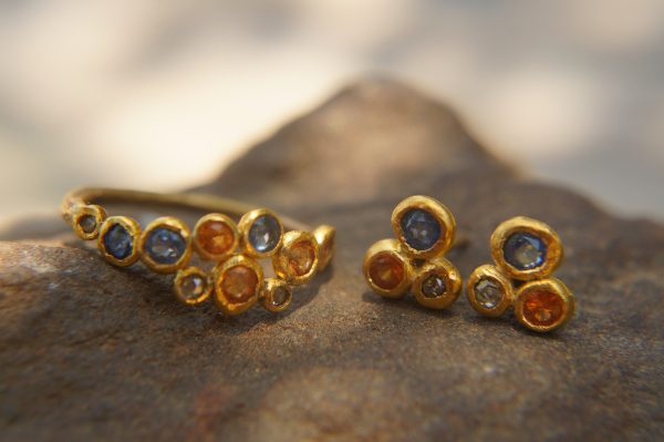 sapphire gold ring//artisan blue gem ring//emerald sapphire ring//engagement earrings//24k gold ring//emerald gold ring//24k gold earring