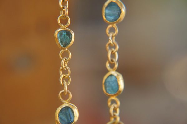 gold tourmaline bracelet//24k gold bracelet//24k gold bracelet//charm bracelet gem stone//tourmaline gold bracelet//rough stone charm//24k