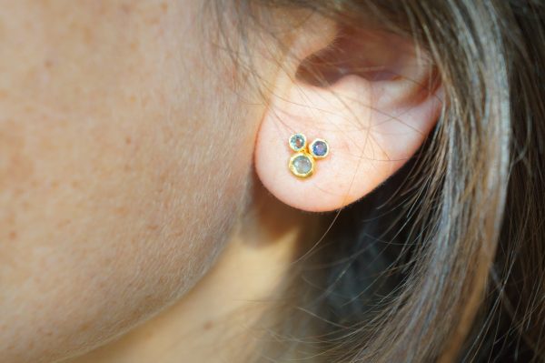 24k solid gold//sapphire ruby studs//blue sapphire Earrings//stud earrings//gold earrings//sapphire earrings //24k gold earring//gold ruby