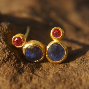 24k solid gold//sapphire ruby studs//blue sapphire Earrings//stud earrings//gold earrings//sapphire earrings //24k gold earring//gold ruby