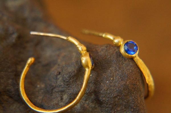 sapphire gold hoop earring//gold hoop earring//24k gold jewelry//handmade artisan hoop earring//artisan fine gold hoops//unique rustic hoop