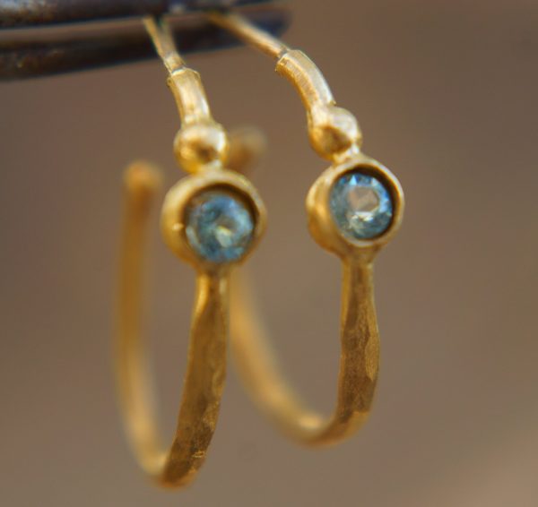 sapphire gold hoop earring//gold hoop earring//24k gold jewelry//handmade artisan hoop earring//artisan fine gold hoops//unique rustic hoop