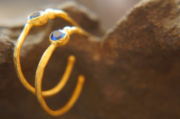 sapphire gold hoop earring//gold hoop earring//24k gold jewelry//handmade artisan hoop earring//artisan fine gold hoops//unique rustic hoop