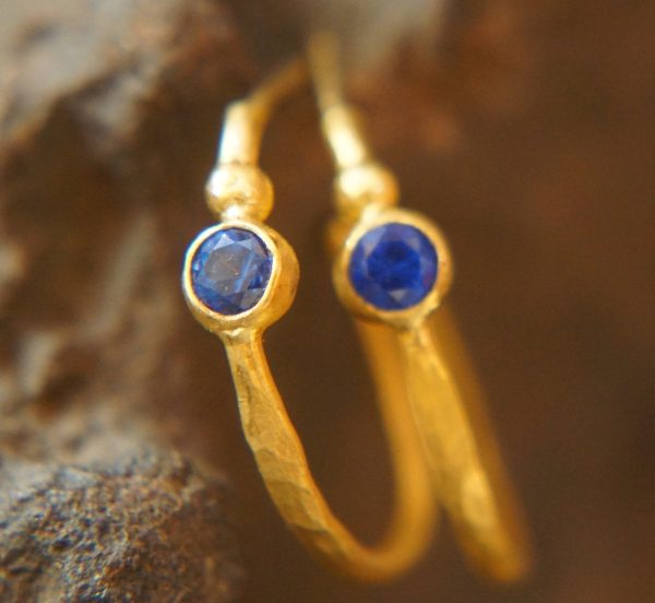 sapphire gold hoop earring//gold hoop earring//24k gold jewelry//handmade artisan hoop earring//artisan fine gold hoops//unique rustic hoop
