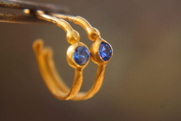 sapphire gold hoop earring//gold hoop earring//24k gold jewelry//handmade artisan hoop earring//artisan fine gold hoops//unique rustic hoop