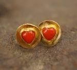 24k gold studs heart and Red Garnet stone// hammered gold studs/ 24k gold earring/ Red Garnet heart studs