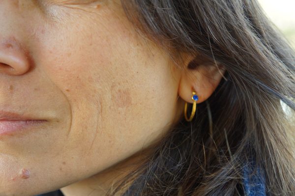 sapphire gold hoop earring//gold hoop earring//24k gold jewelry//handmade artisan hoop earring//artisan fine gold hoops//unique rustic hoop