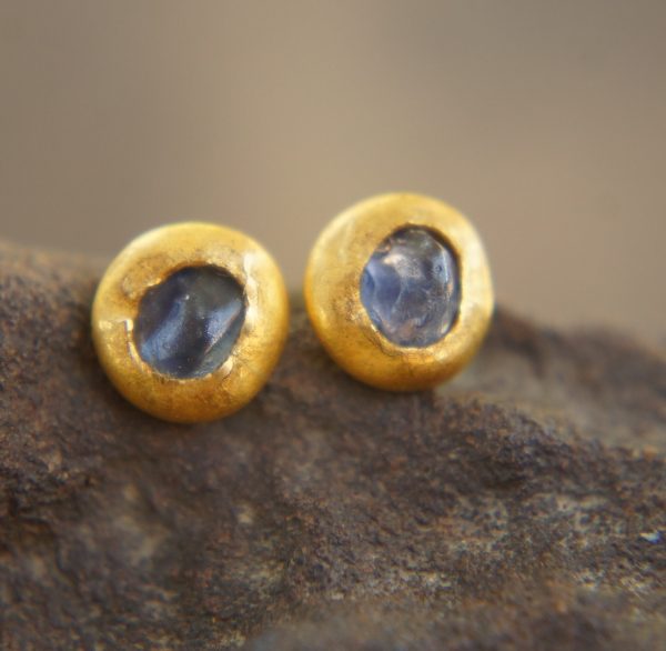 solid gold 22k- raw sapphire Studs -Rough blue sapphire Earrings-stud earrings-22k gold earrings- rough blue sapphire earrings-