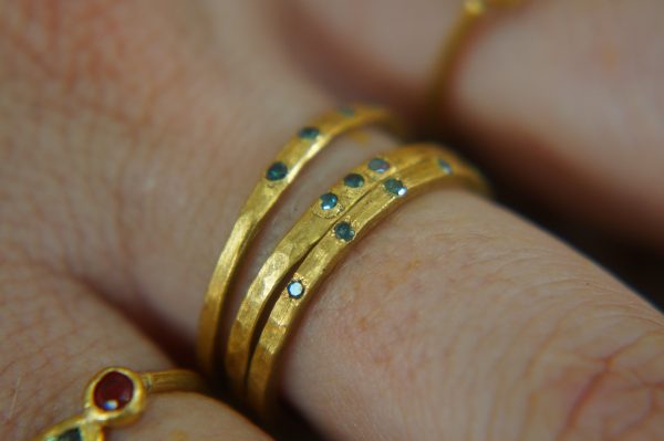 blue diamonds hoops set//18k gold diamonds earrings//18k gold blue tiny diamonds//artisan blue diamonds hoops//boho 18k gold diamond hoops