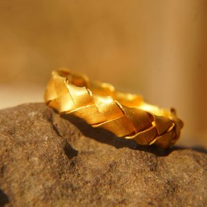22k wedding band//22k yellow gold//artisan braided wedding//braided gold ring//mans gold ring//unisex solid gold//22k gold wedding band ring