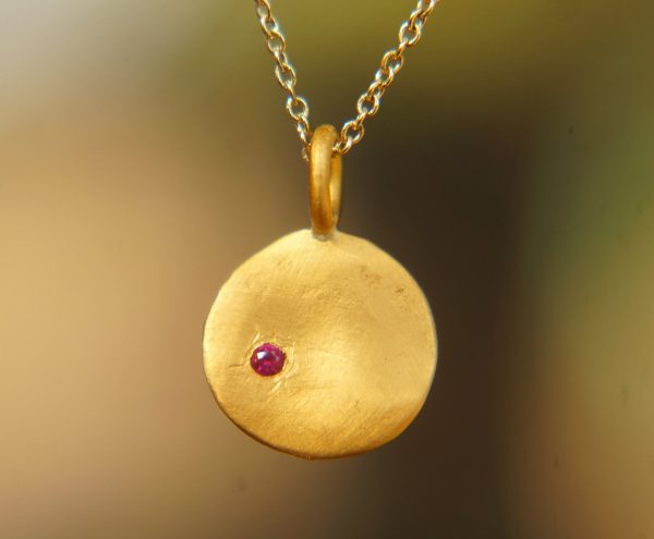 24k gold sapphire charm pendant Disc Pendant Gold sapphire Pendant Nugget//little sapphire charm//24ct charm disc pebble pendant