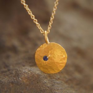 24k gold sapphire charm pendant Disc Pendant Gold sapphire Pendant Nugget//little sapphire charm//24ct charm disc pebble pendant
