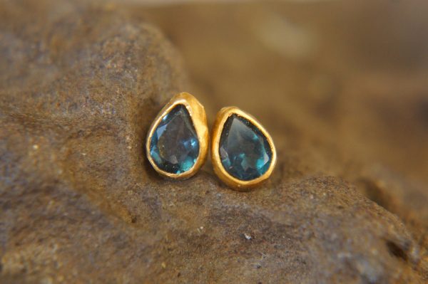 blue topaz gold teardrop studs,blue topaz Studs//blue drop stud //gold stud earrings//24k gold earrings//blue topaz Masonite//boho artisan