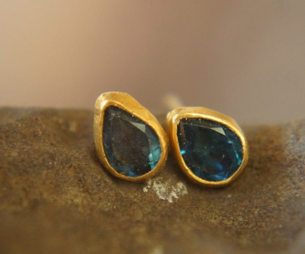 blue topaz gold teardrop studs,blue topaz Studs//blue drop stud //gold stud earrings//24k gold earrings//blue topaz Masonite//boho artisan