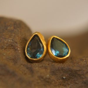 blue topaz gold teardrop studs,blue topaz Studs//blue drop stud //gold stud earrings//24k gold earrings//blue topaz Masonite//boho artisan