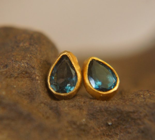 blue topaz gold teardrop studs,blue topaz Studs//blue drop stud //gold stud earrings//24k gold earrings//blue topaz Masonite//boho artisan