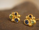 24k gold jewelry//blue sapphire studs//24k gold Studs//24k gold earrings//green tzavorite earrings//sapphire gold earrings//solid gold studs