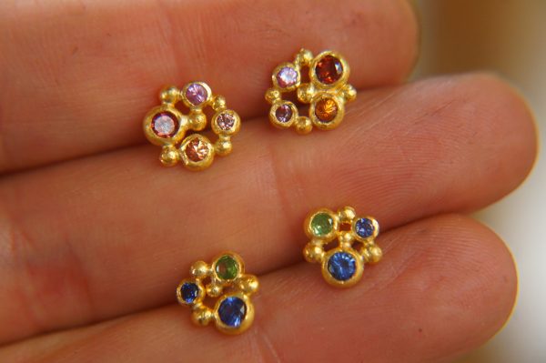 24k gold jewelry//blue sapphire studs//24k gold Studs//24k gold earrings//green tzavorite earrings//sapphire gold earrings//solid gold studs