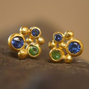 24k gold jewelry//blue sapphire studs//24k gold Studs//24k gold earrings//green tzavorite earrings//sapphire gold earrings//solid gold studs